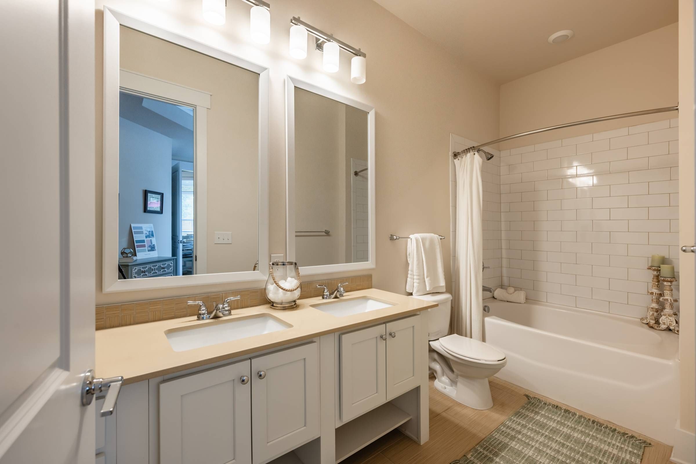 Apartments at Holly Creek one bedroom apartment luxury bedroom