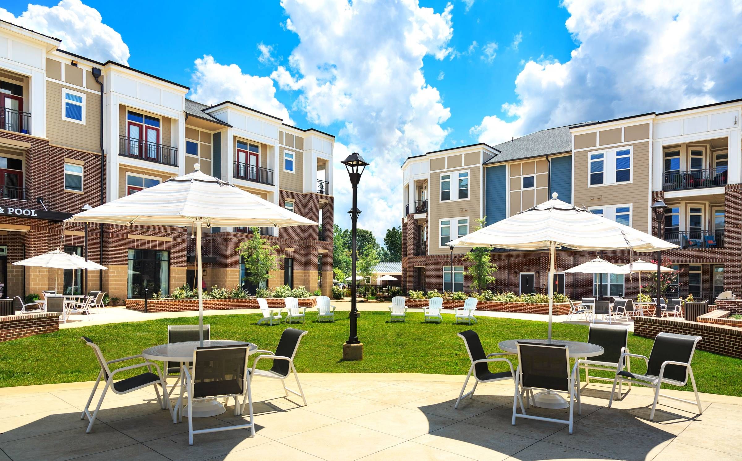 Apartments at holly crest resident picnic lawn area amenity